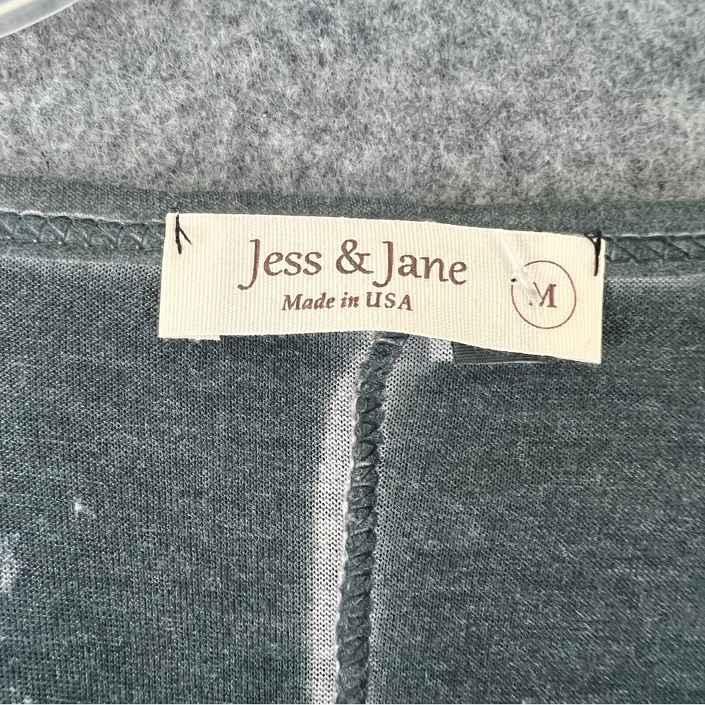 JESS & JANE V-Neck Tunic Blouse Grey White Size Medium NWT - Picture 4 of 9